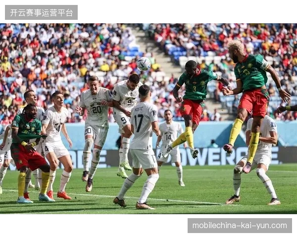 塞尔维亚队或祭出双塔战术主攻定位球,考验对手防线的协同防空能力 塞尔维亚队或祭出双塔战术主攻定位球,考验对手防线的协同防空能力
